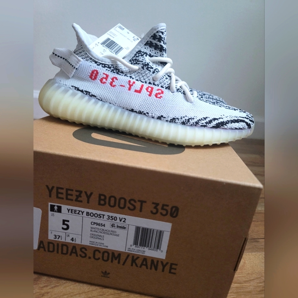Adidas Yeezy Boost 350 V2 Zebra